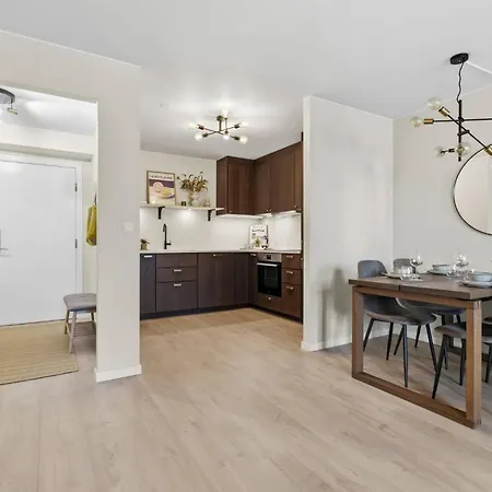 Bright And Cozy 3-bedroom In Gamle *