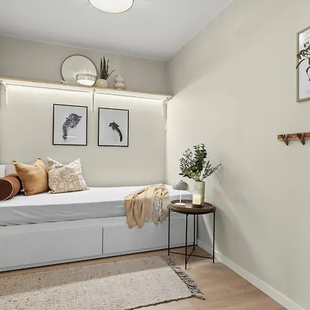 Bright And Cozy 3-bedroom In Gamle